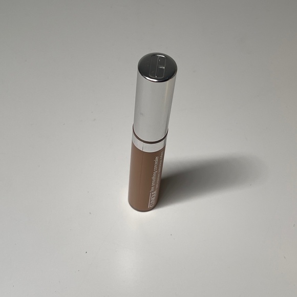 RARE READ Clinique Line Smoothing Concealer Shade Full size UNSURE OF SHADE - Picture 2 of 5